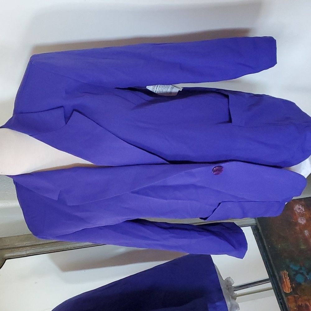 💥🥳HP💥Smart looking Purple Blazer - Picture 2 of 7